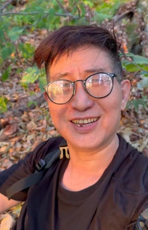 在德国的华人注意了！
最近一只在国内劣迹斑斑的老贼沈XX跑路德国了，而当邪教、台