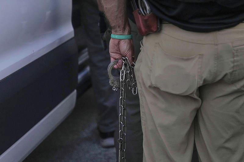 法警揭秘：死刑犯临刑前想借拉屎拖延时间，这招管用吗？
我认识个干了8年法警的老大