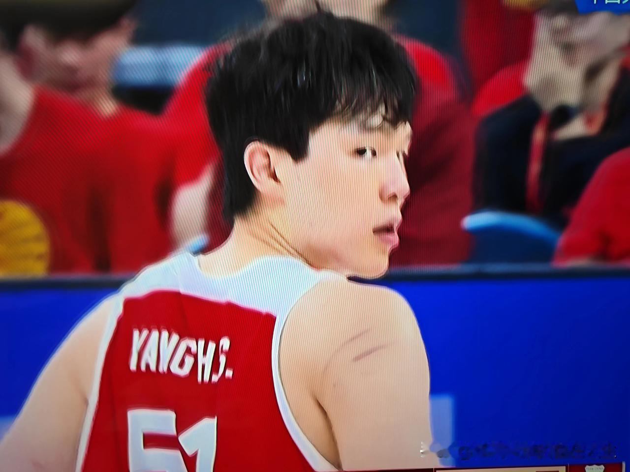 今晚中国队与荷兰队的这场男篮热身赛，本来想着在NBA历练一个赛季的杨瀚森肯定会有
