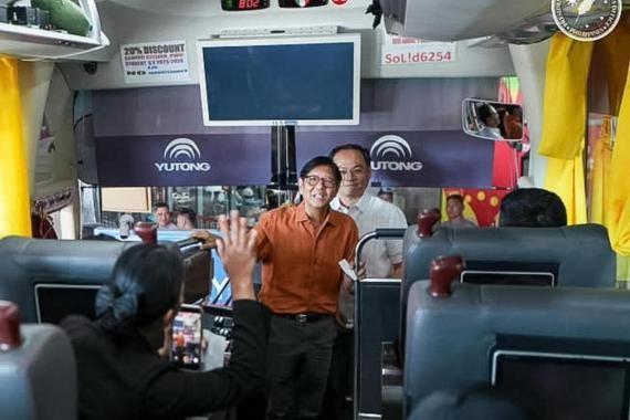 菲律宾进入紧急状态，马科斯“求助中国”：执政前景遭遇严峻考验。菲律宾开始认怂了，