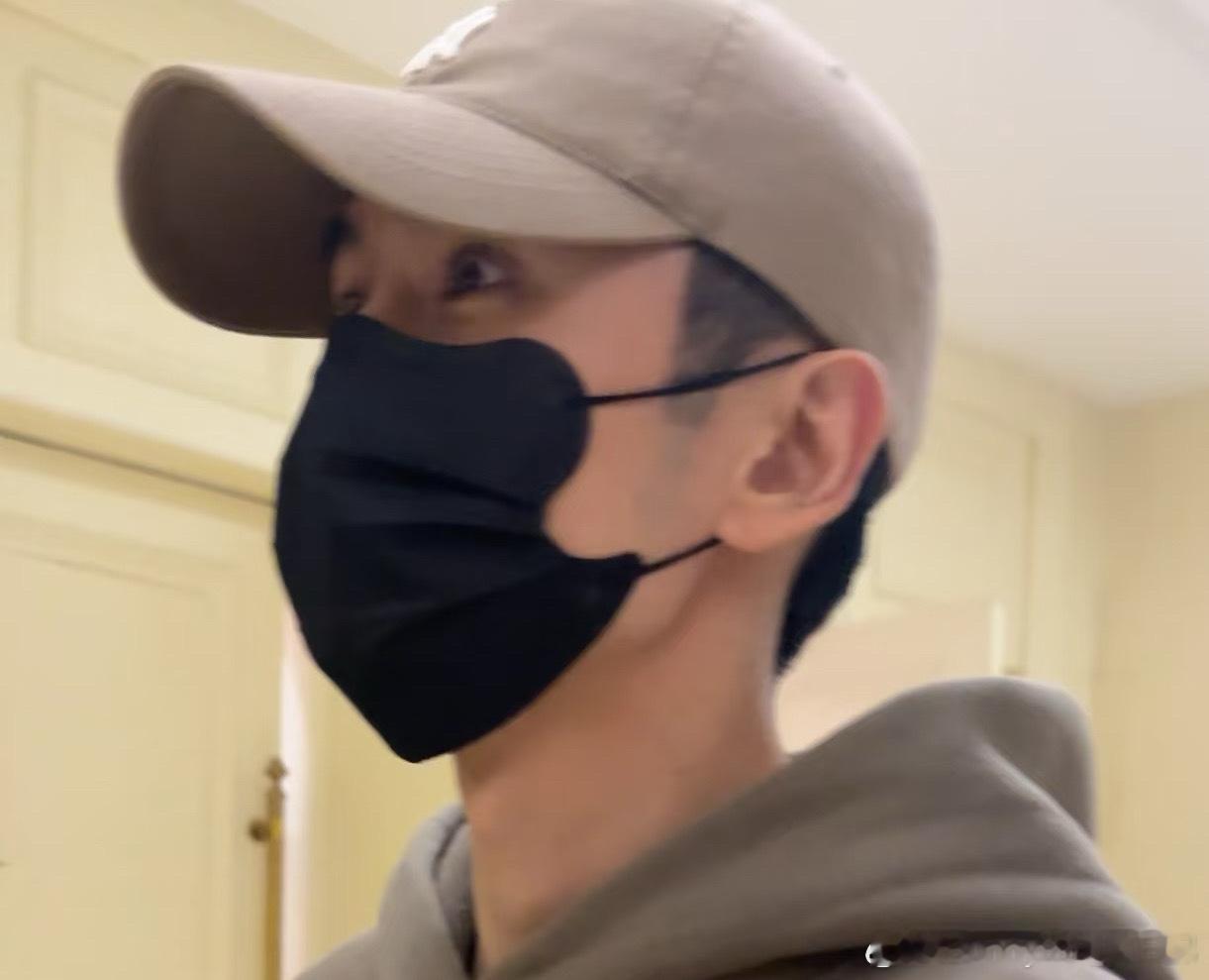 张云龙被曝恋情后首露面 张云龙被曝恋情后首露面， 张云龙被曝恋情后首现身 戴着帽