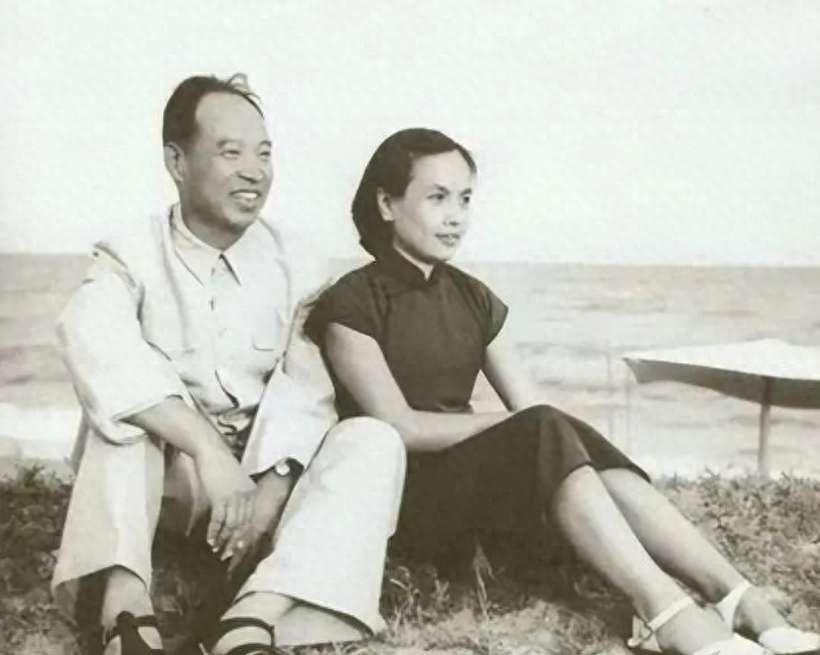 彭真39年迎娶小十岁的张洁清，晚年为女儿感慨：究竟是我耽误了张洁清的幸福吗？
1