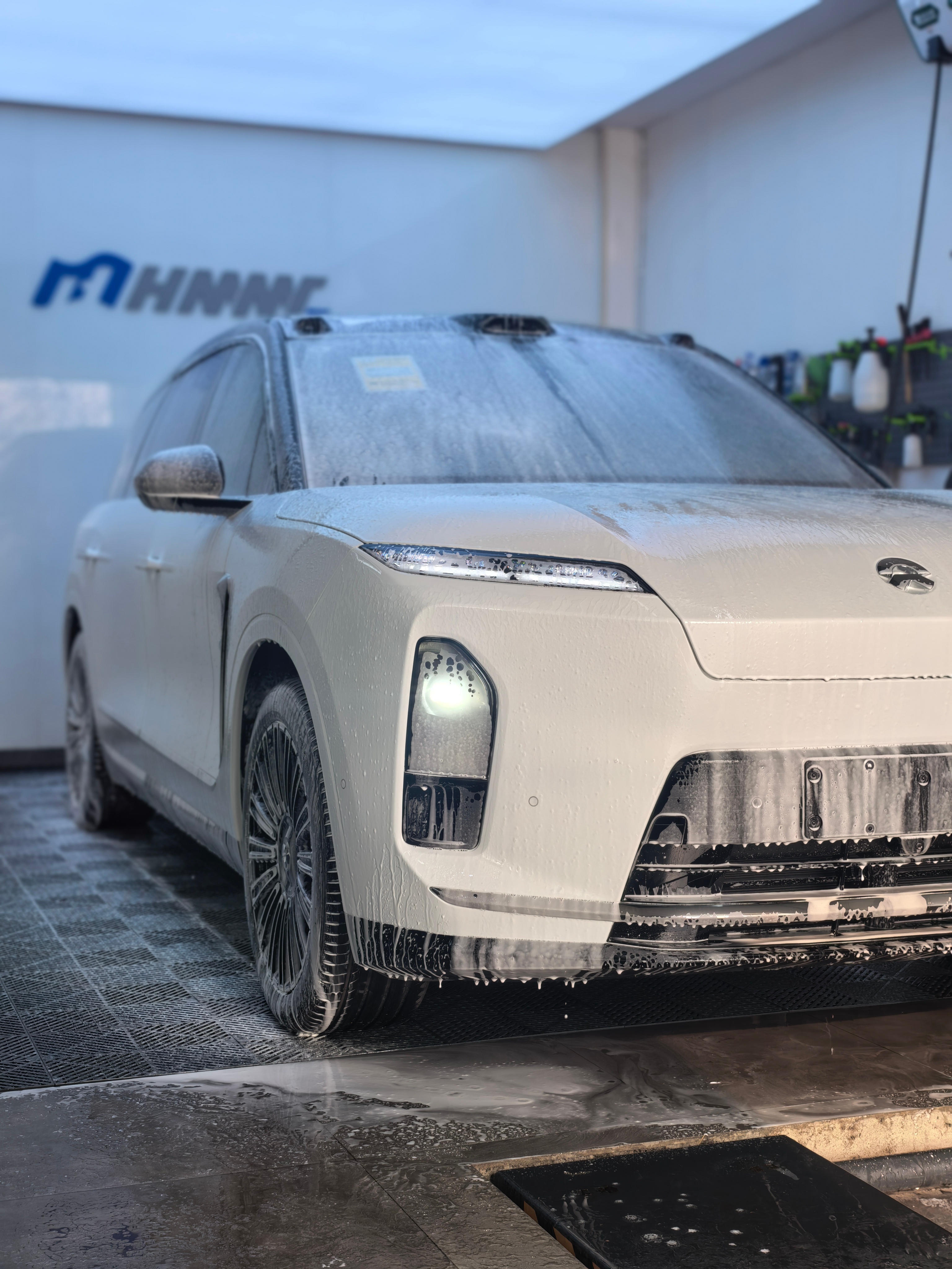 周末来公司洗洗车，顺便拍个小视频跟大家分享下 800km 用车感受高彦的es8