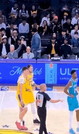 湖人输球第3天，东契奇被自家名宿点名
 
39分挡不住135比117的溃败，霍里