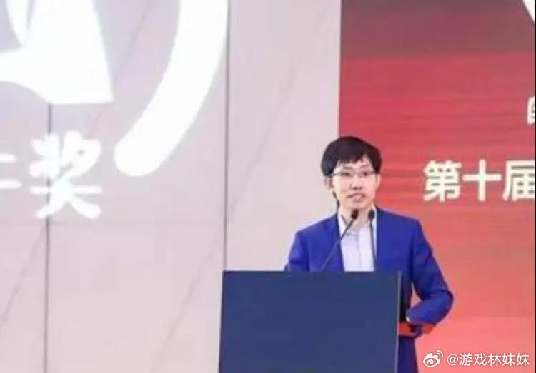梁文峰对华为的态度DeepSeek创始人直言敬重华为攻坚芯片的韧性，主动迁移大模