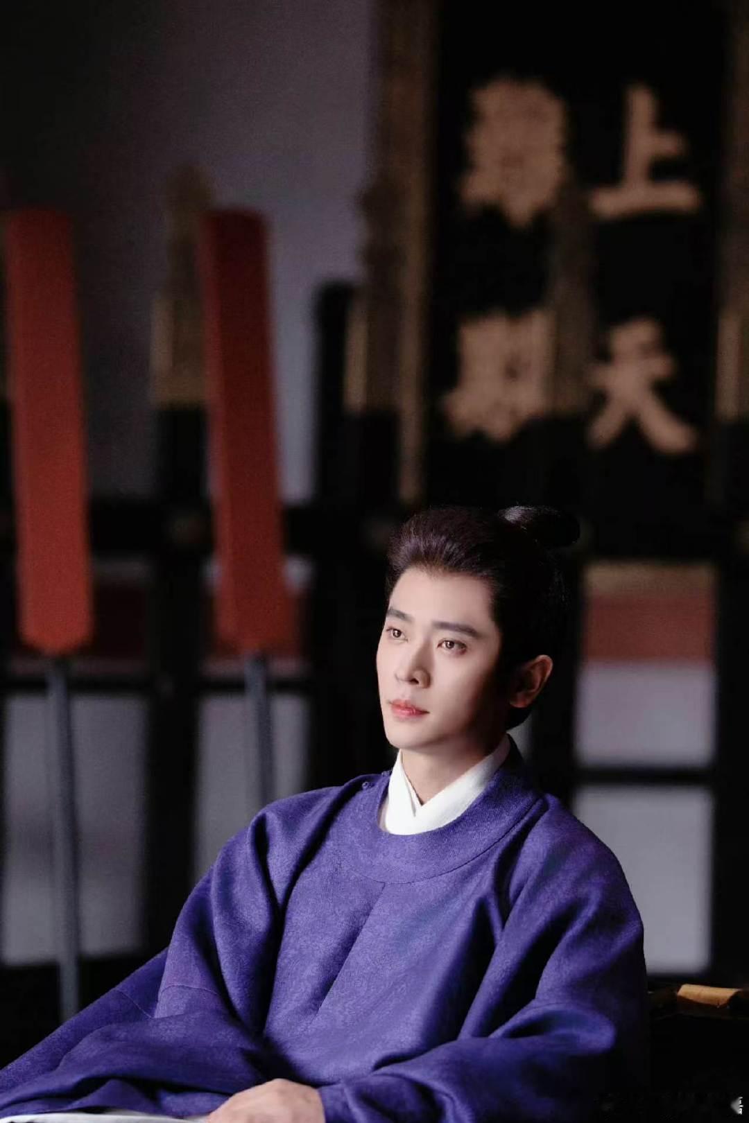 白鹿模仿丞磊颤音 你好星期六白鹿抖麦模仿丞磊的颤音惟妙惟肖，搞笑又传神，坐等正片