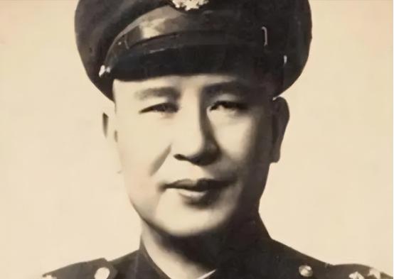 1950年，白崇禧逃到台湾后，在家闲着没事，便去拜访邻居朱怀冰，不料刚迈进大门，