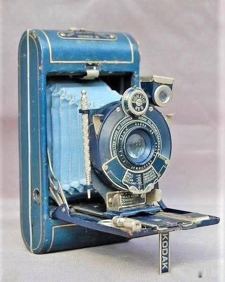 柯达折叠袖珍相机，生产于1903年至1915年。

这是一款柯达（Kodak）古
