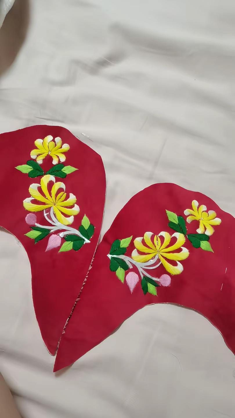 ，小美女的花样虽然贴反了，但是绣的越来越好了
