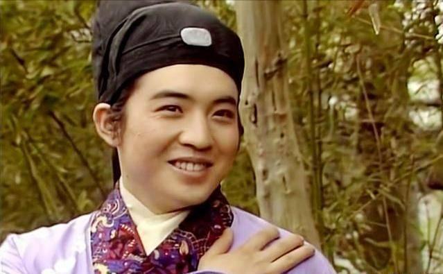 贾宝玉第一人选马广儒，被陈晓旭拒绝后割腕，32岁因酗酒暴病离世。1983年马广儒