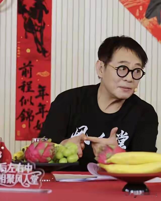 春节档武侠动作大片《镖人》今日震撼发布主题曲《天下过客》MV，宛如一颗重磅炸弹投