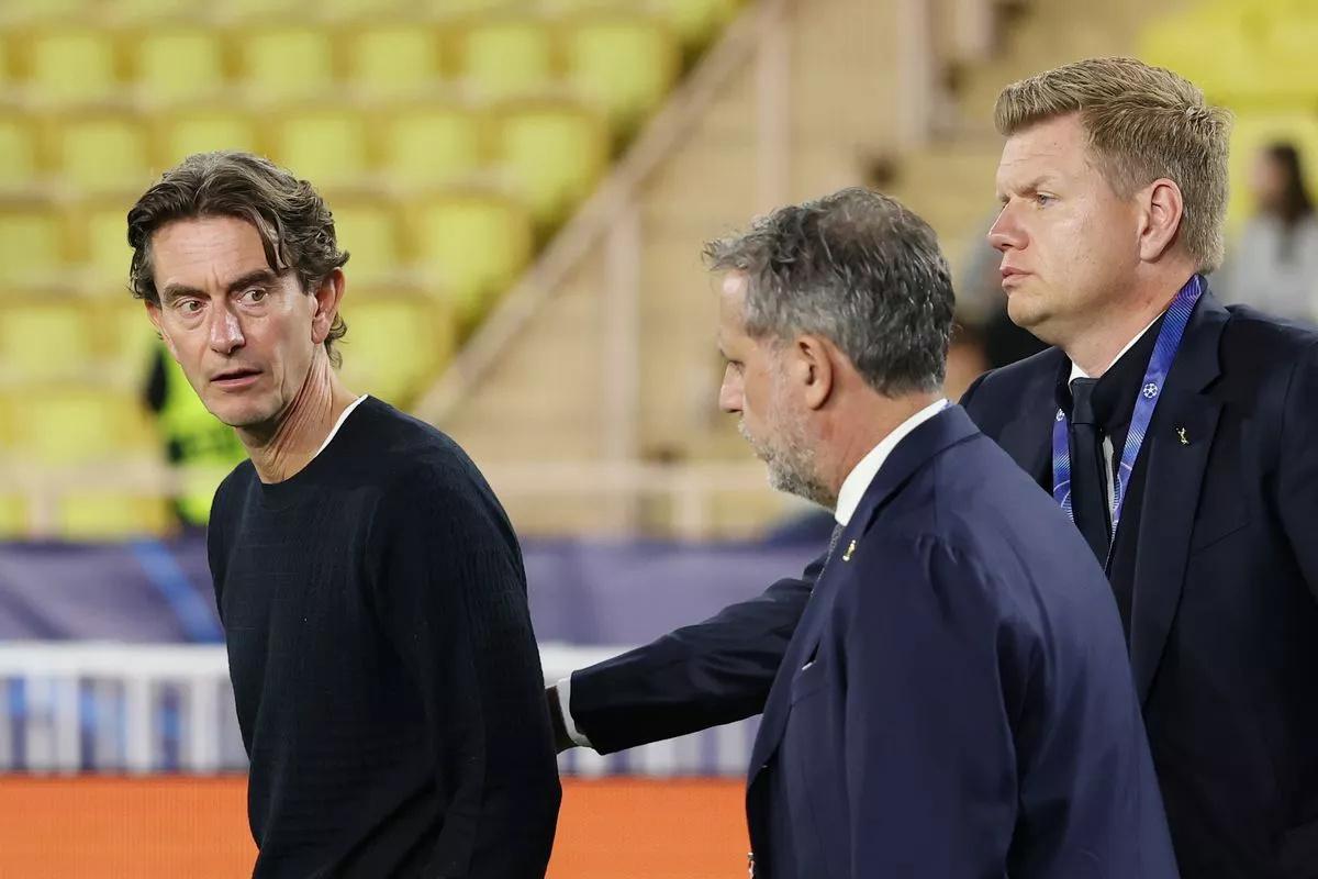 弗兰克这个教练挺好的了，至少托住了热刺的下限。现在热刺距离欧冠区也就4分，欧冠也