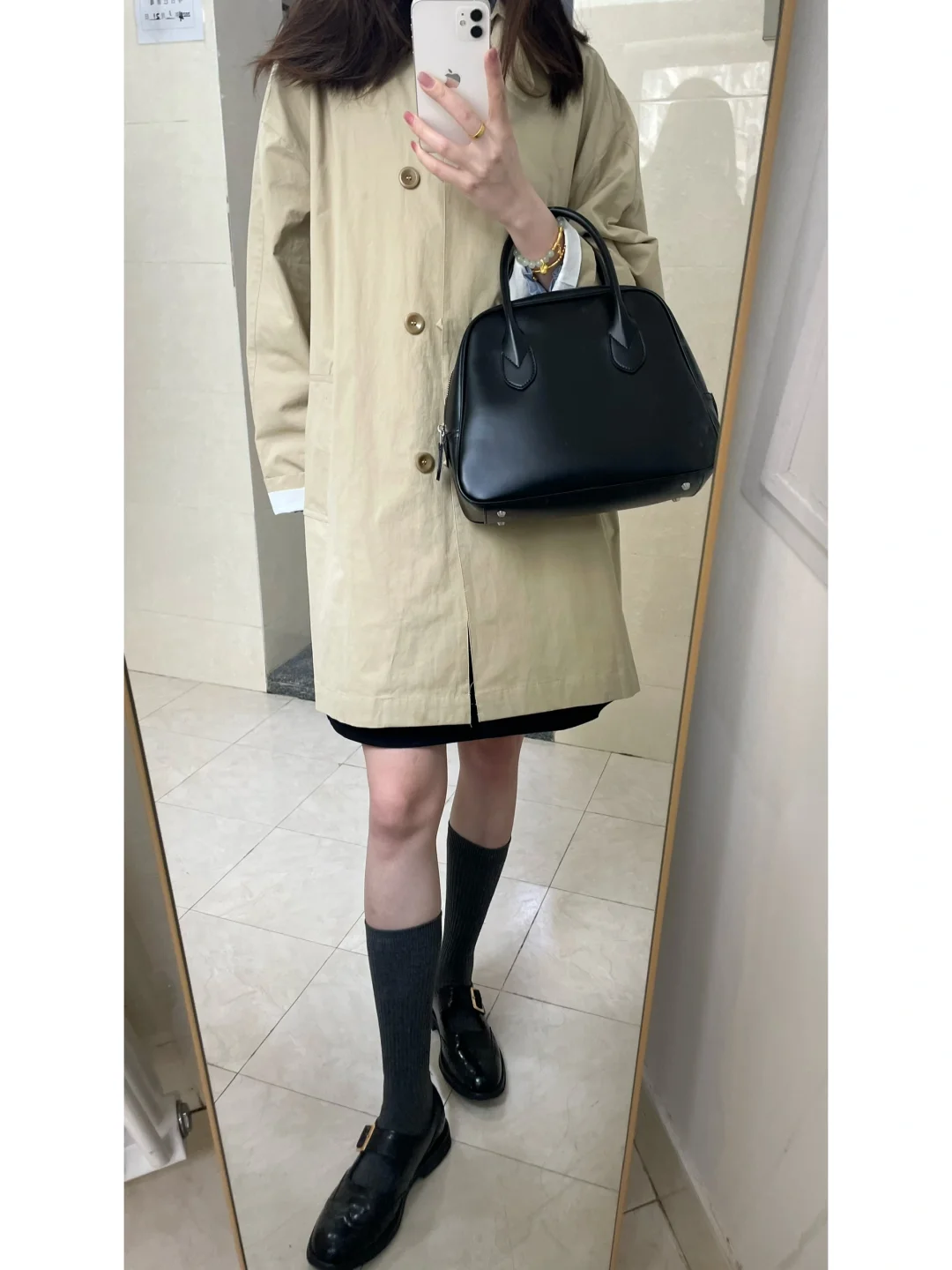 穿风衣和背心裙🧥