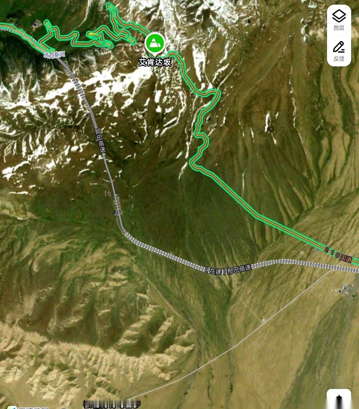 有条路，穿过一座叫“艾肯”的达坂。
在建的隧道，也叫“艾肯”。
“艾肯”，维吾尔