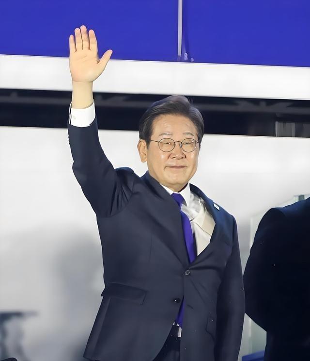 韩国总统李在明下了一步险棋，在没有和中国官方商议的情况下，率先向公众公布了一个与