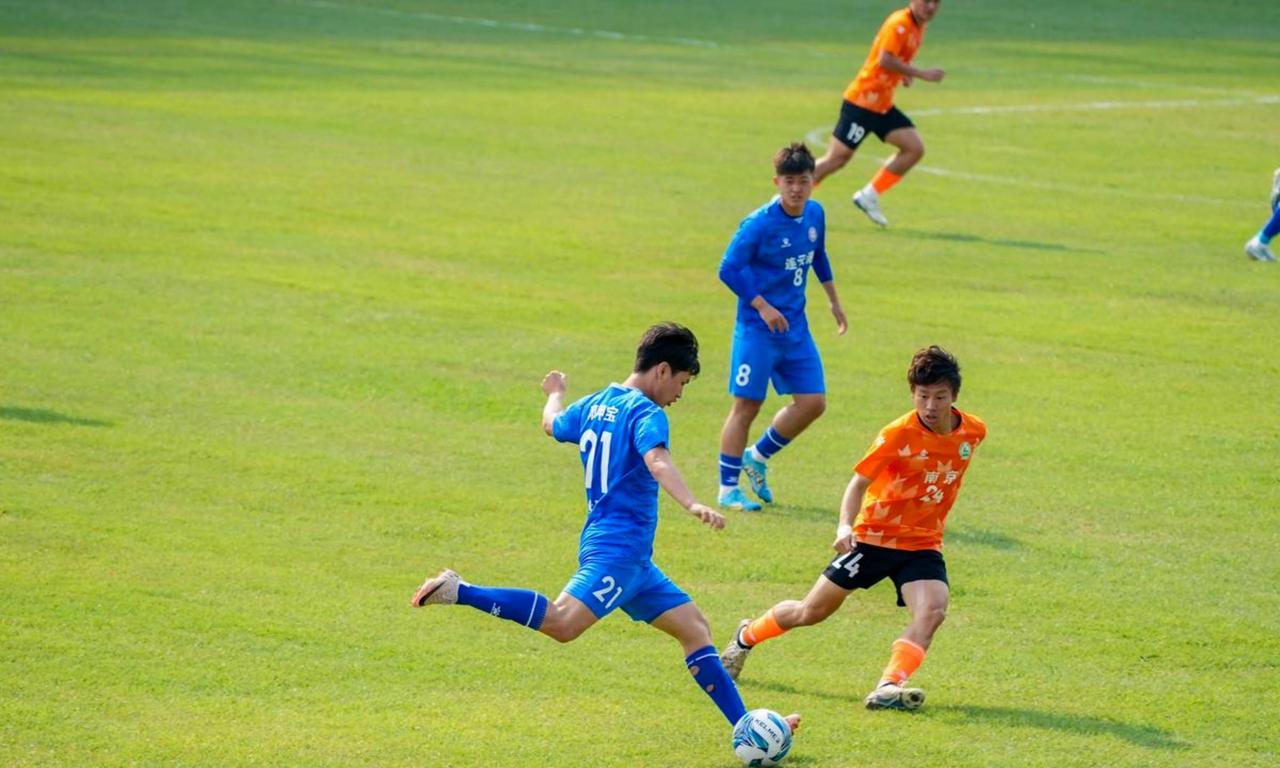 今日直播火爆进行中的江苏省城市足球联赛，看点十足，悬念拉满，本轮比赛结束，四支球