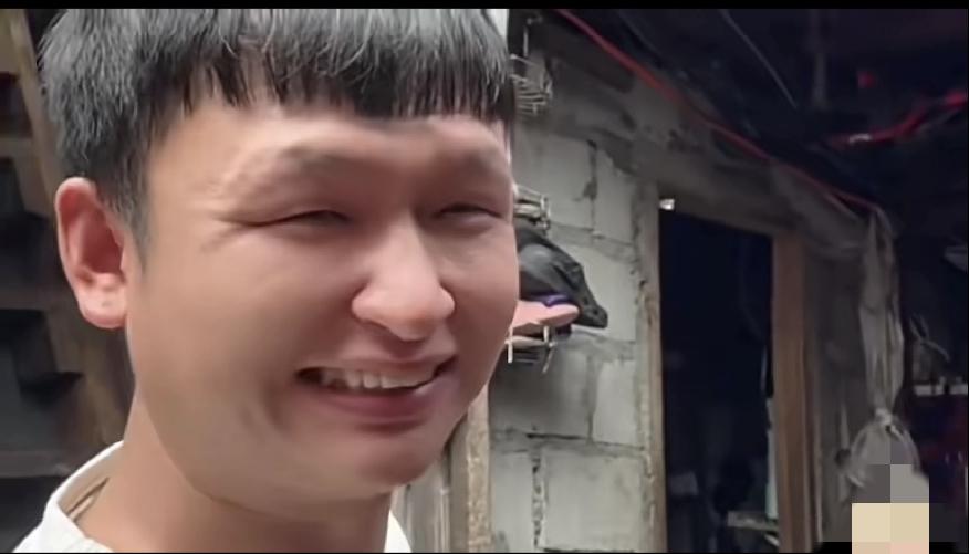 江苏小伙，上菲律宾贫民窟相亲，见人就给小礼品，江苏小榨菜，小伙儿的小保姆，比相亲