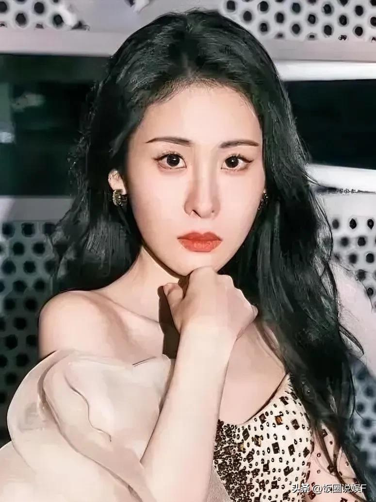 张碧晨又干了一件狠事——把打官司赢的钱全捐了！网友狂赞：“给所有女生上了一课” 