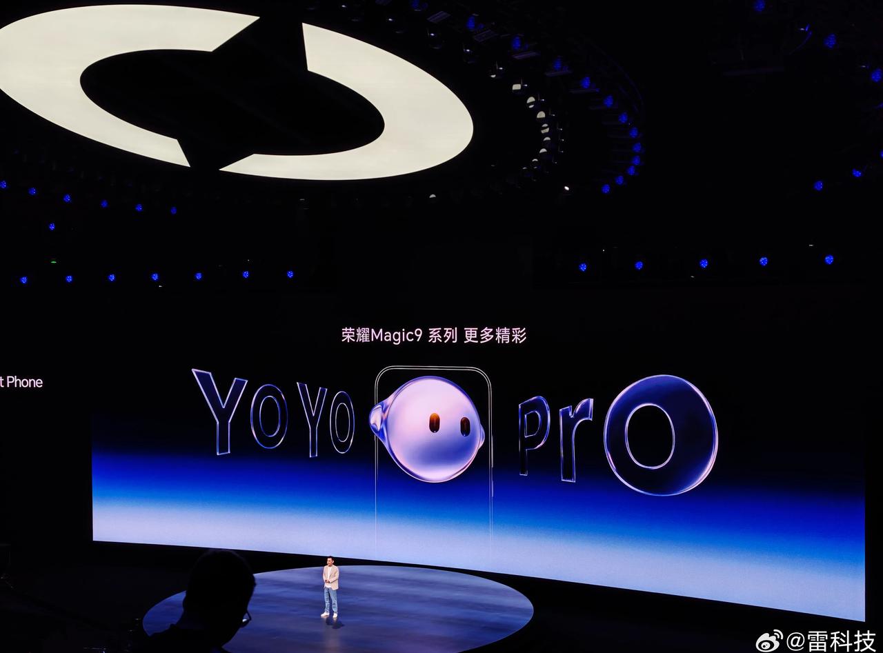 荣耀Robot Phone电商全平台1分钟现货售罄

8月12日，@荣耀手机 荣