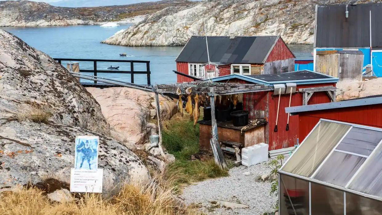 别看丹麦现在被美国威胁交出格陵兰岛这么可怜巴巴，但其实丹麦也没好到哪去。
 
大