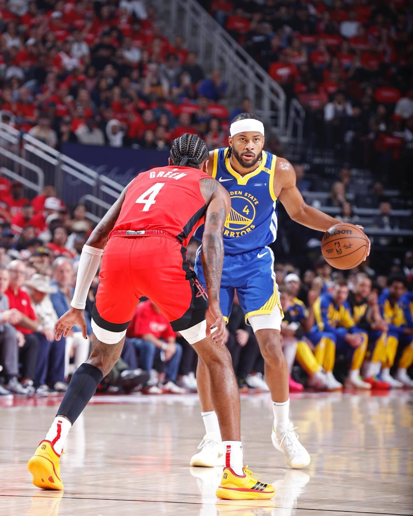 科比影响了众多年轻的NBA球员，摩西穆迪也不例外。在做客《The Young M