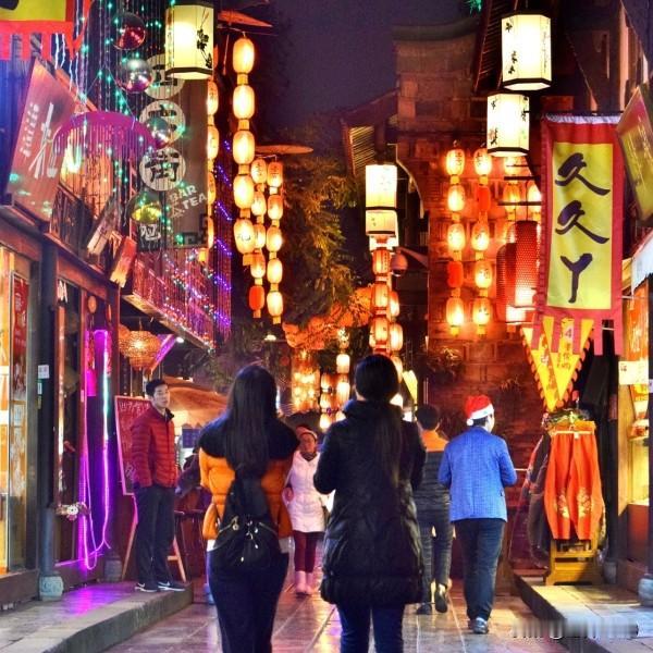 从“买断工龄”到“一线二线”：石油系统的“减员增效”实现了又一次华丽转身。
如果
