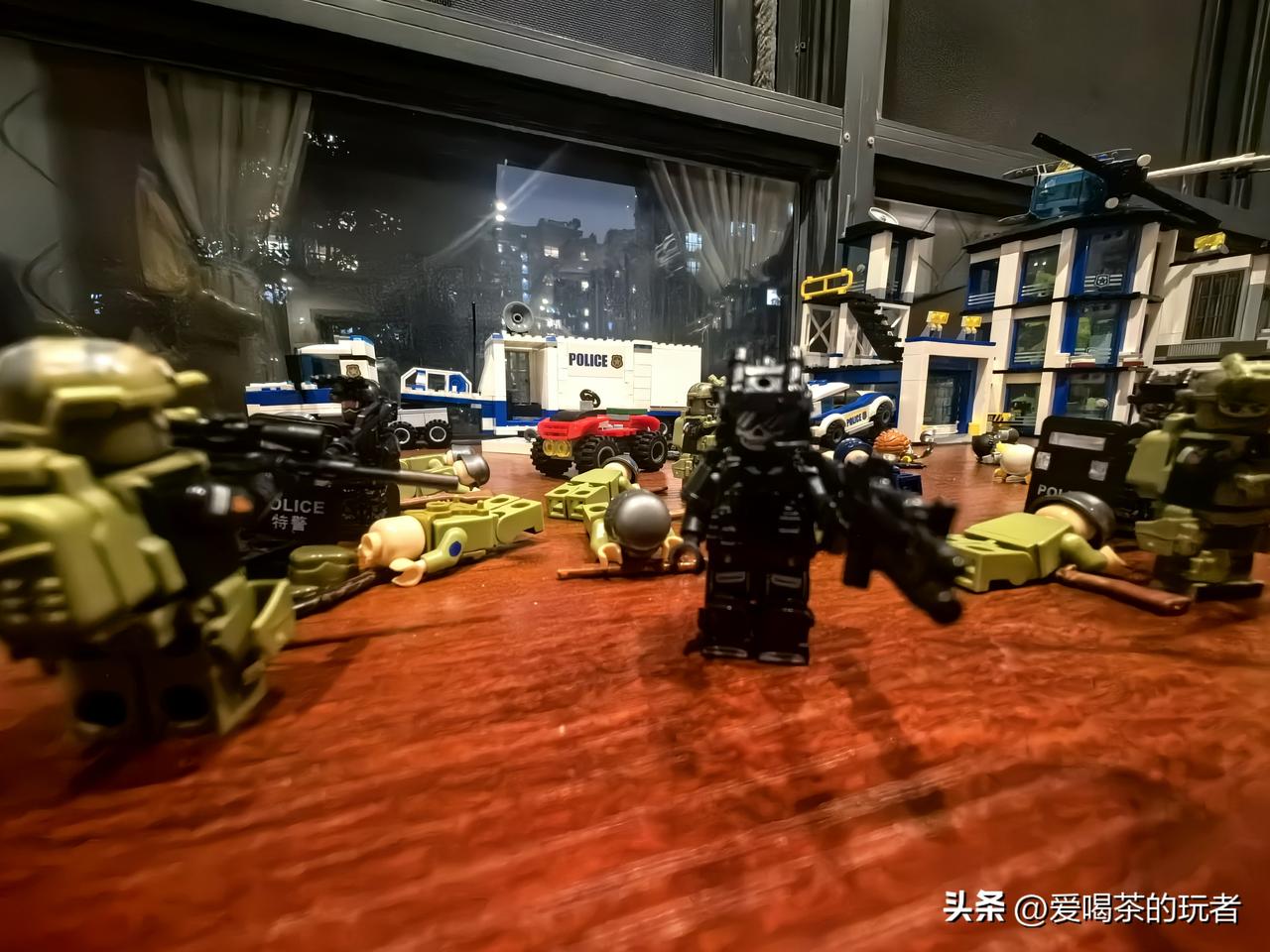 昨晚一个朋友约在外双楠喝茶，他带了一个朋友，是一个三甲医院的一个科室主任，他听我