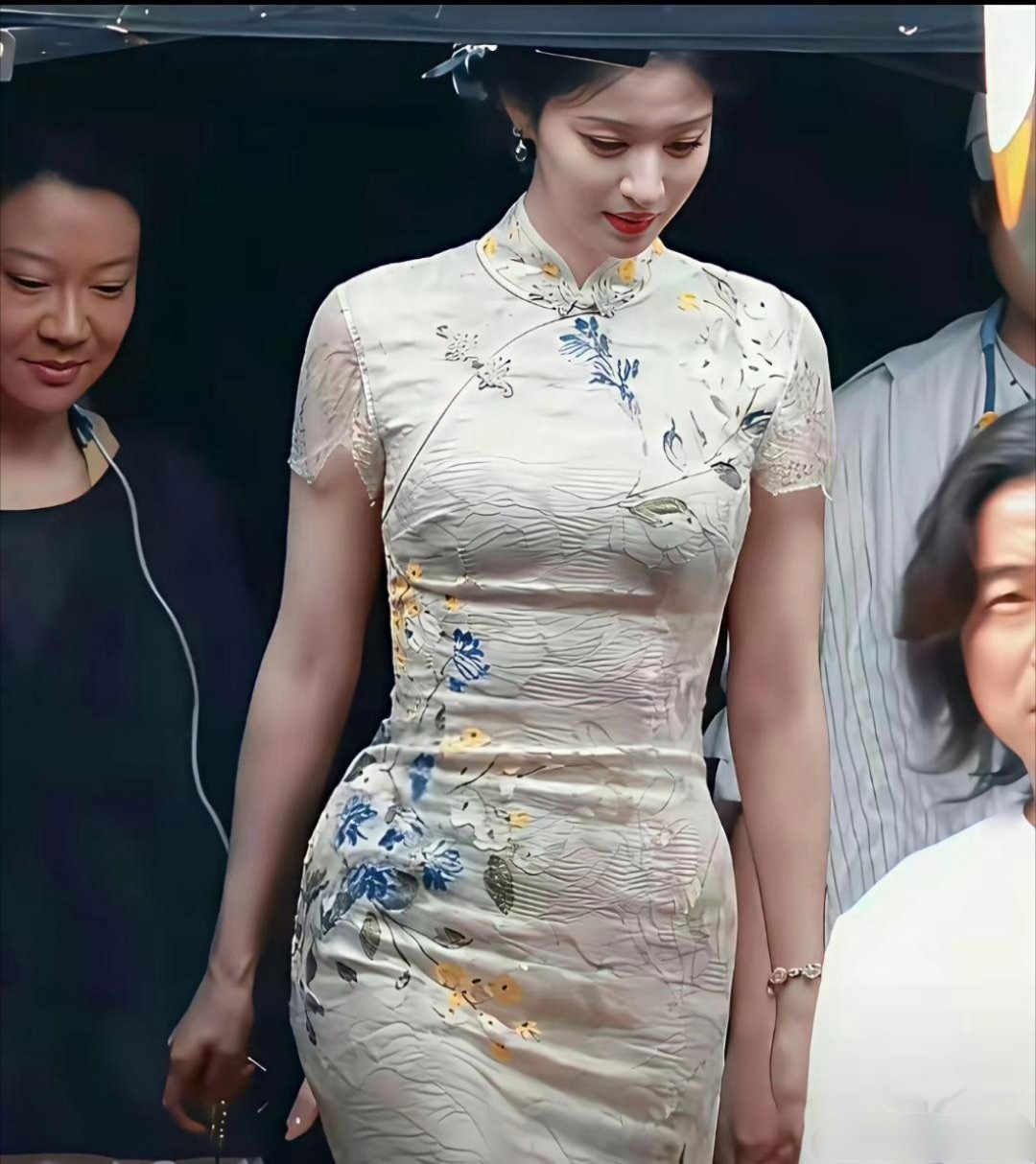 檀健次王楚然好友包场新剧王楚然是内娱少有的珠圆玉润型的演员吧 