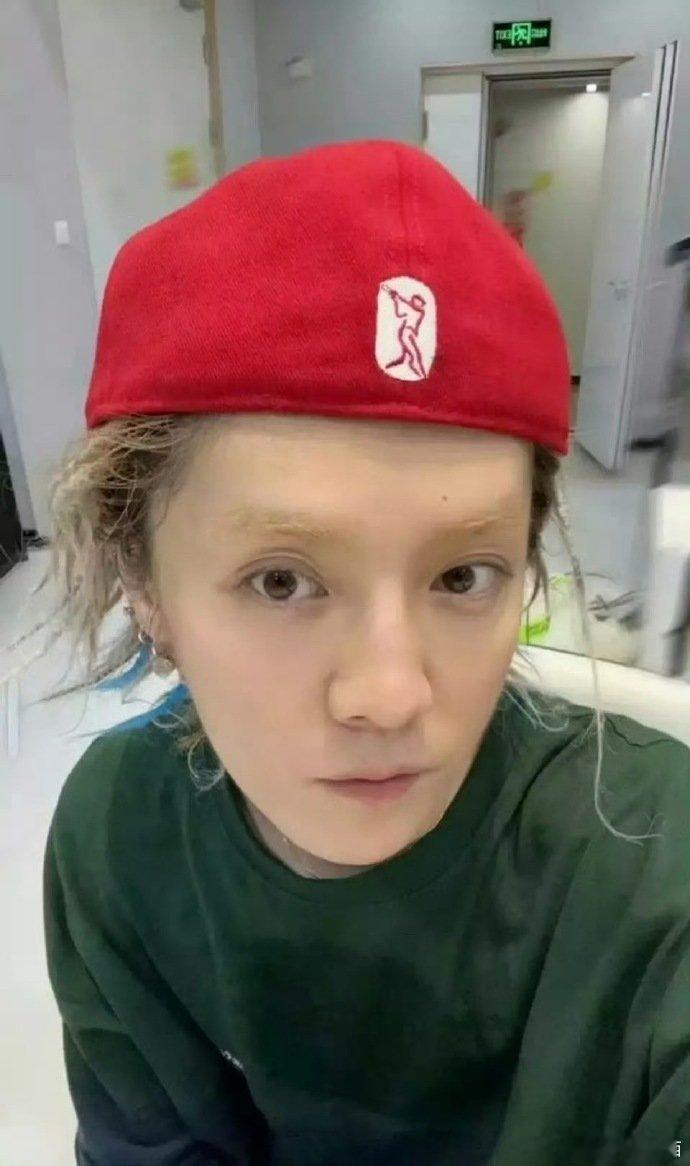 鹿晗美甲 大家觉得好看吗？ ​​​