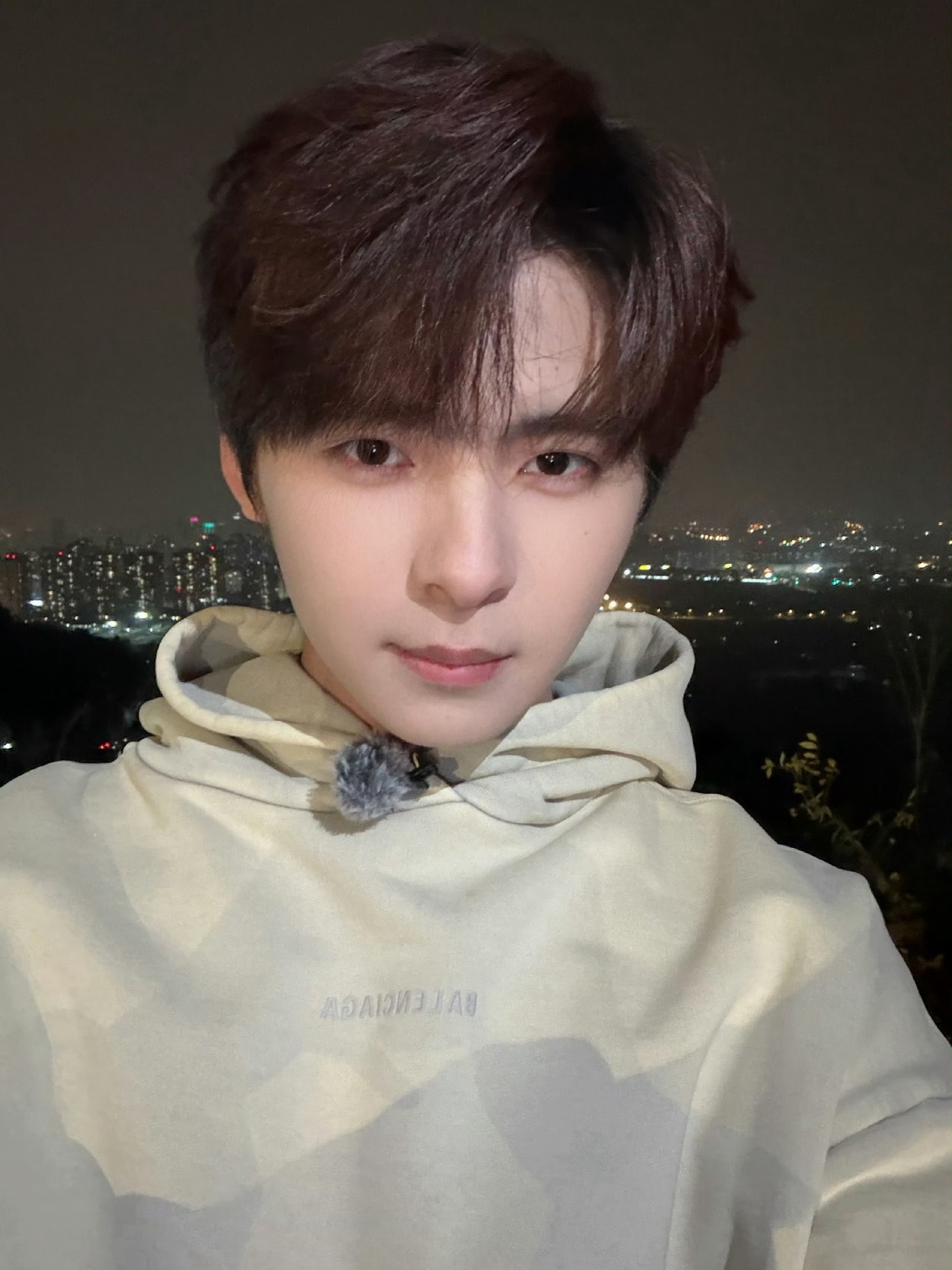 伞兵爬山造型依旧稳今日是运动型来的2026pel