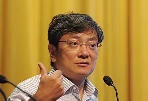 “你连中国人都不认，凭啥张罗把两蒋灵柩迁回大陆？”记者一句话，蒋万安当场愣住。手