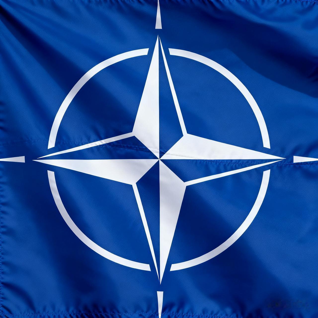 解决俄乌战争其实特别简单。不花一分钱，不用任何一个人牺牲。
北约解散就行了。
因