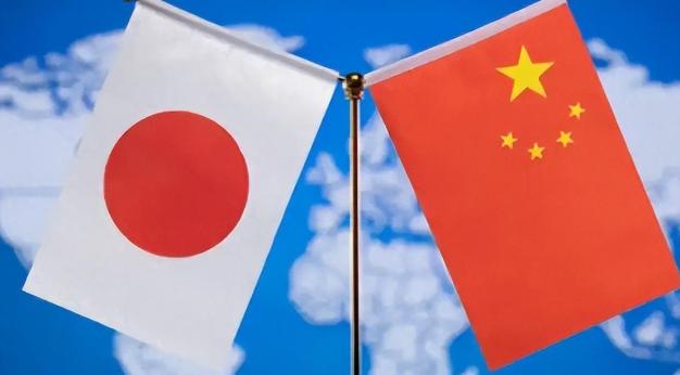 现在的日本大概率已经彻底慌了，越来越多的日本人意识到，一旦中日战争爆发，那么受到