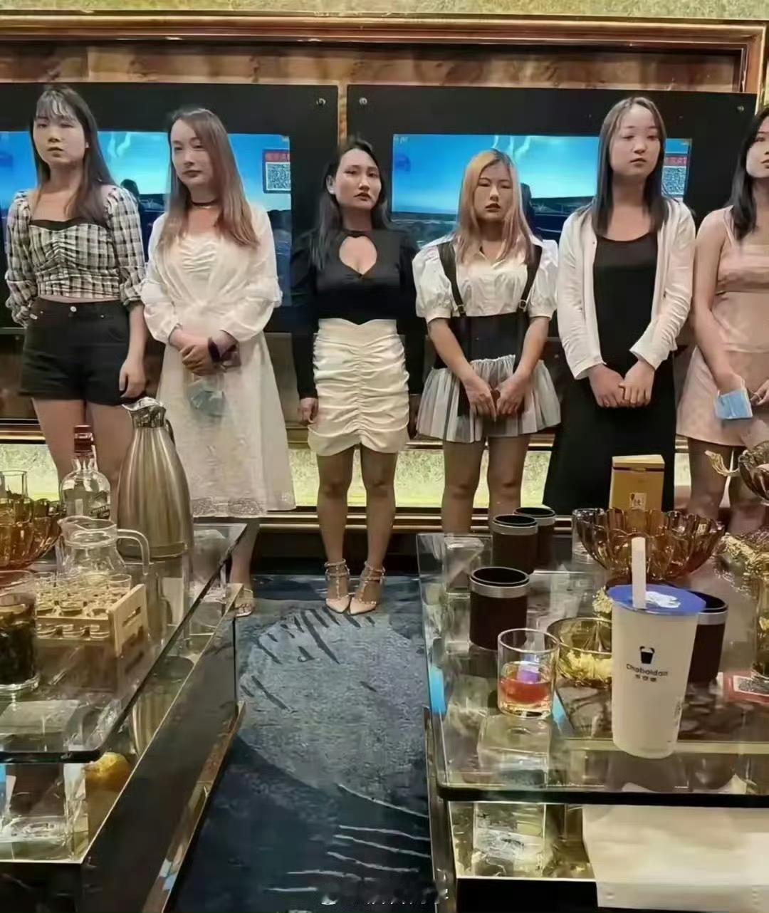 自打有直播，行业已发生翻天覆地的变化。[允悲] ​​​直播行业隐忧 直播行业规律