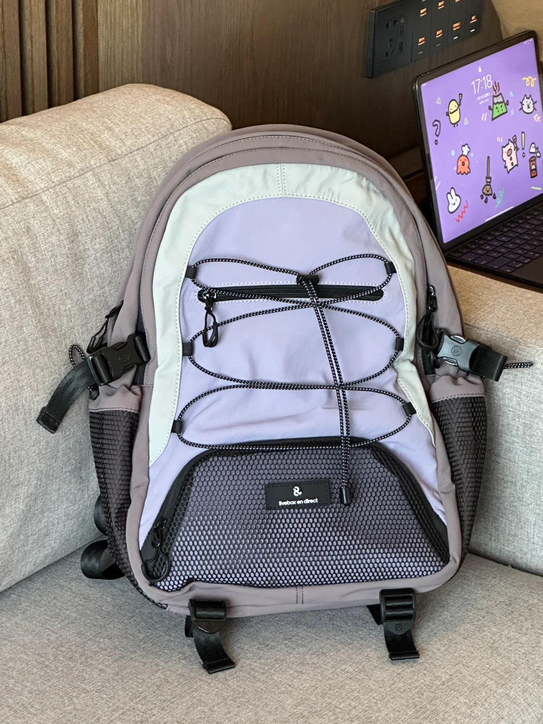 很难不爱这个灰紫色的双肩包🎒