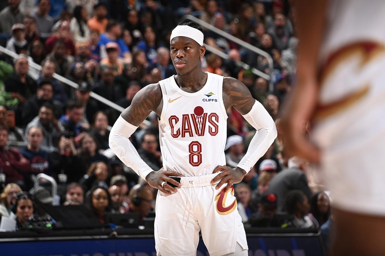 骑士负活塞后，施罗德出来公开道歉，说：“今晚对阵联盟第一的球队，比赛非常难打。这