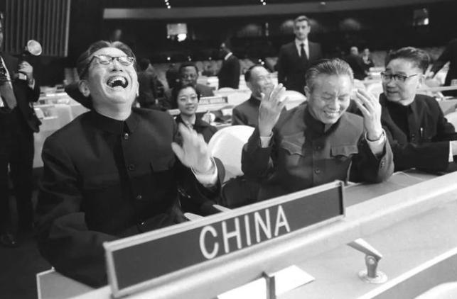 1971年，我国重返联合国，却遭到一小国强烈反对，26年后，此国向联合国求助，被