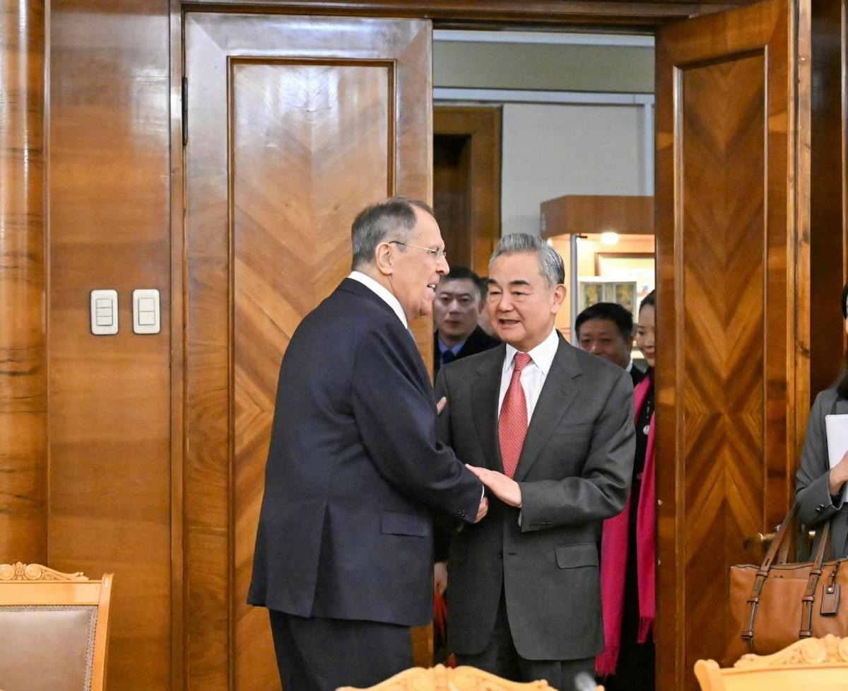 美伊翻脸后，多国高官排队访华，普京挂掉电话后安排了重要任务

咱们外交部最近这阵