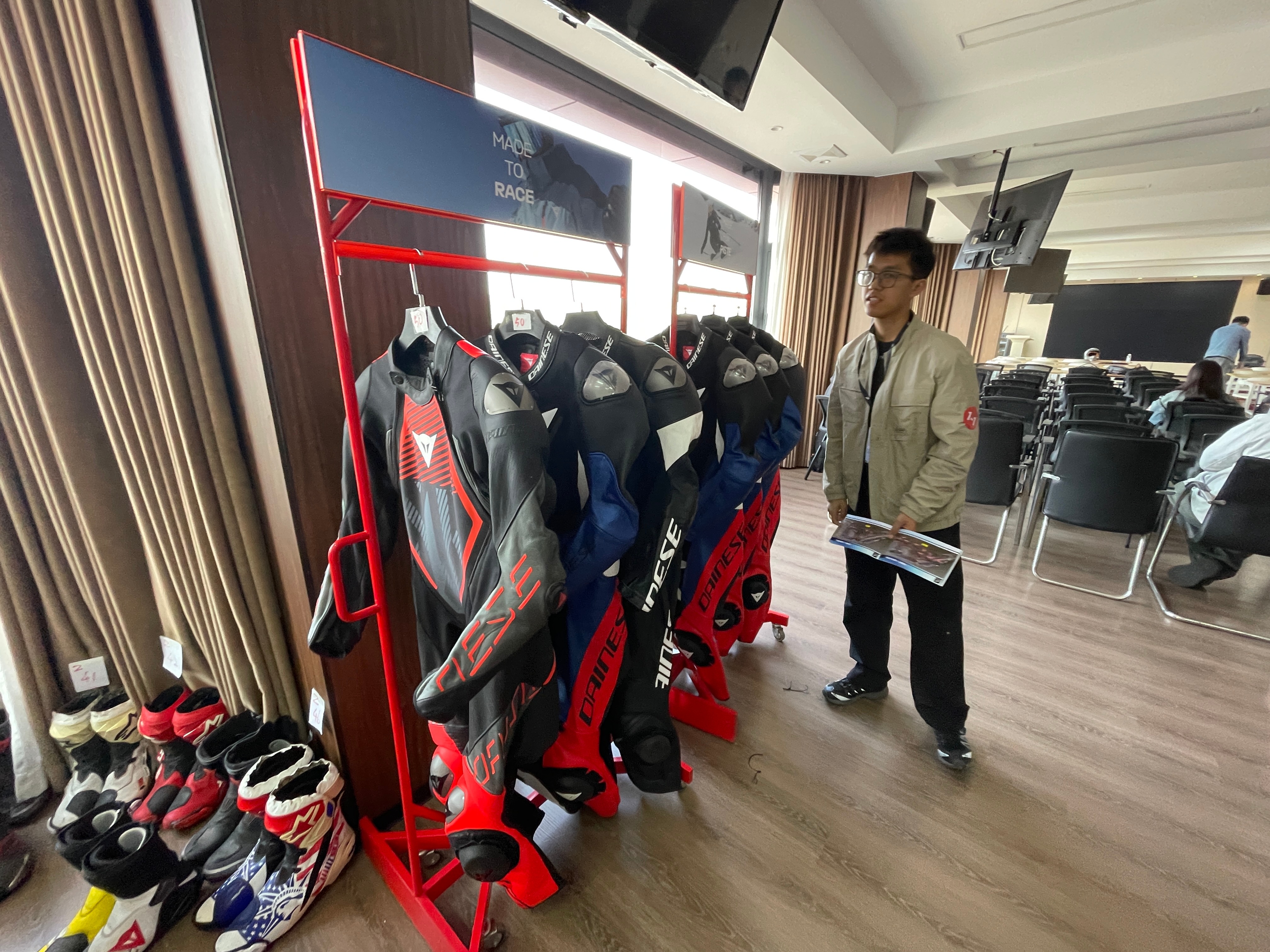 本田cb500sf试驾会，这应该是我参加过最正规的一次试驾，试驾前要测量血压和酒