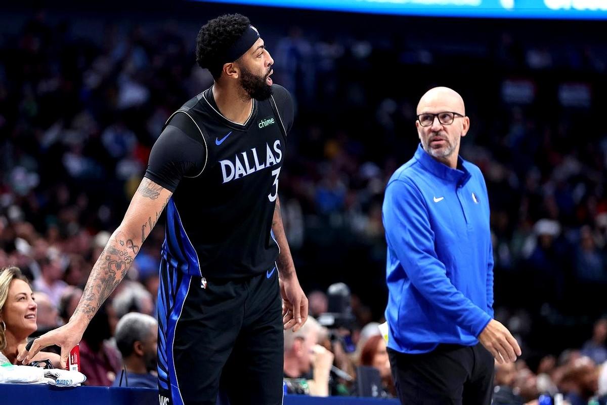 尼克斯这外线铁闸，内线却漏成筛子。

唐斯进攻没得说，场均24+12，三分超四成