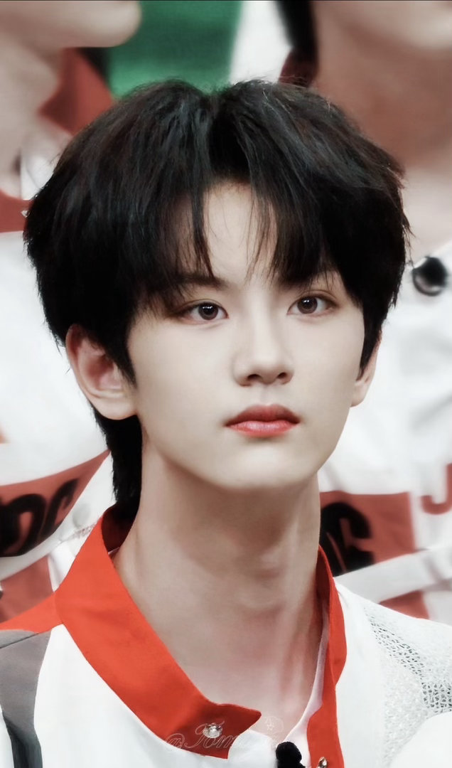 期待李煜东 期待一只小白鼬 希望宝宝在运动会好好玩 开心就好🤍🤏🏻TF家族
