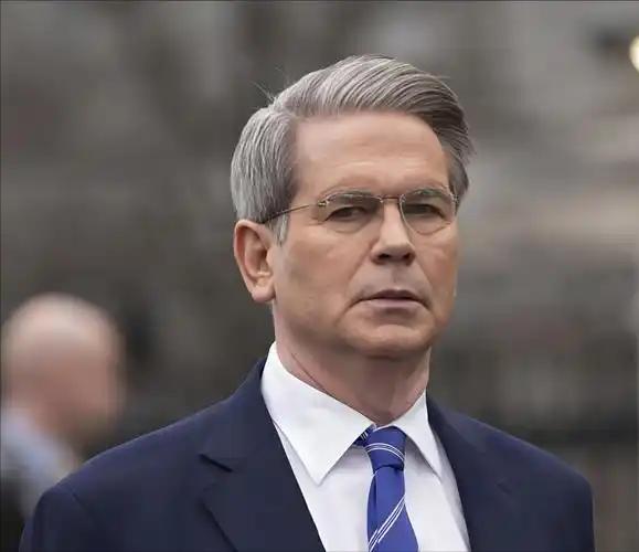 刚刚从达沃斯传来消息：美国财长贝森特说“中国制裁日本是因为日本首相的挑衅”。
 