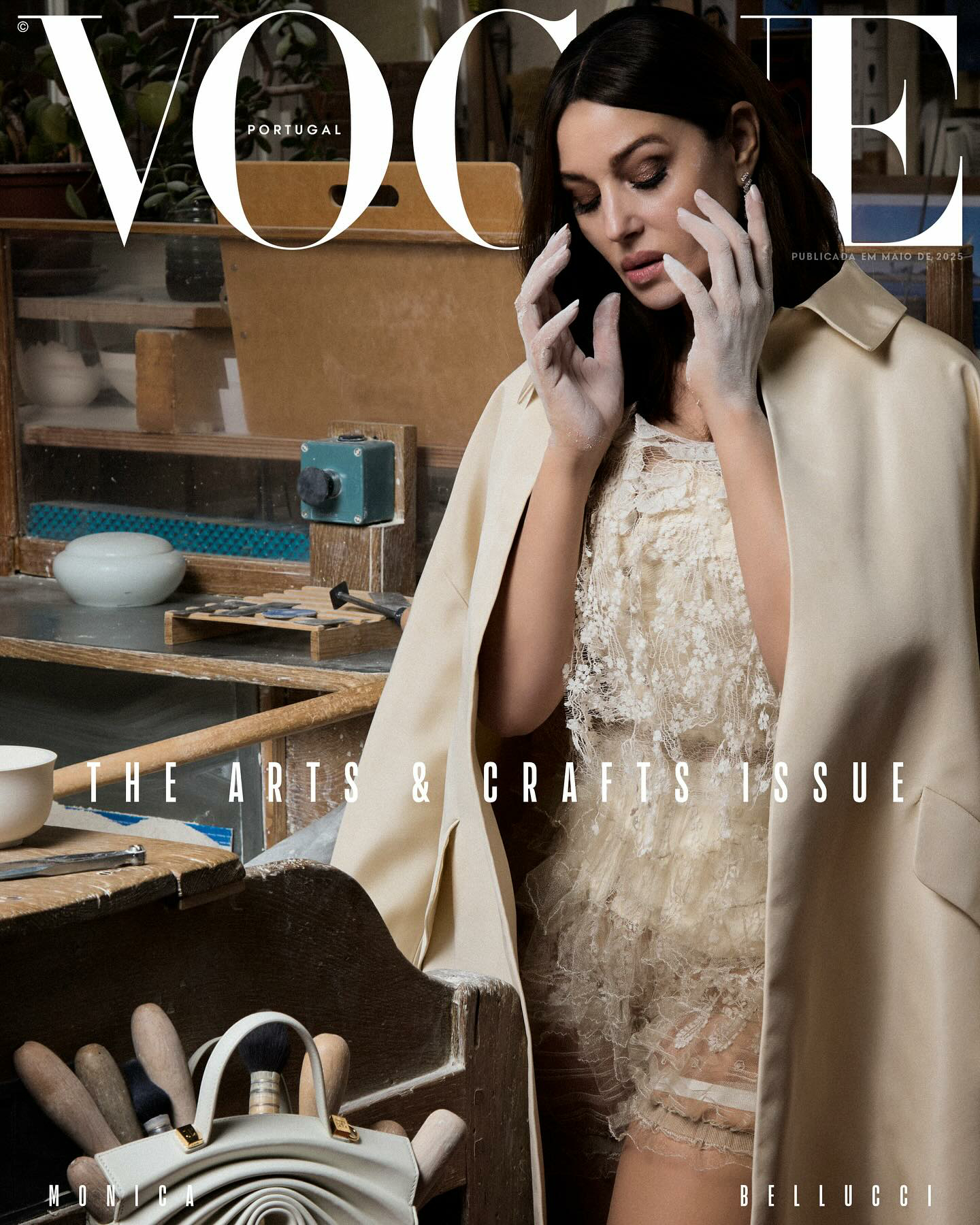 又辣又美！莫妮卡贝鲁奇性感登上葡萄牙《VOGUE》杂志封面及写真美图大赏！[亲亲
