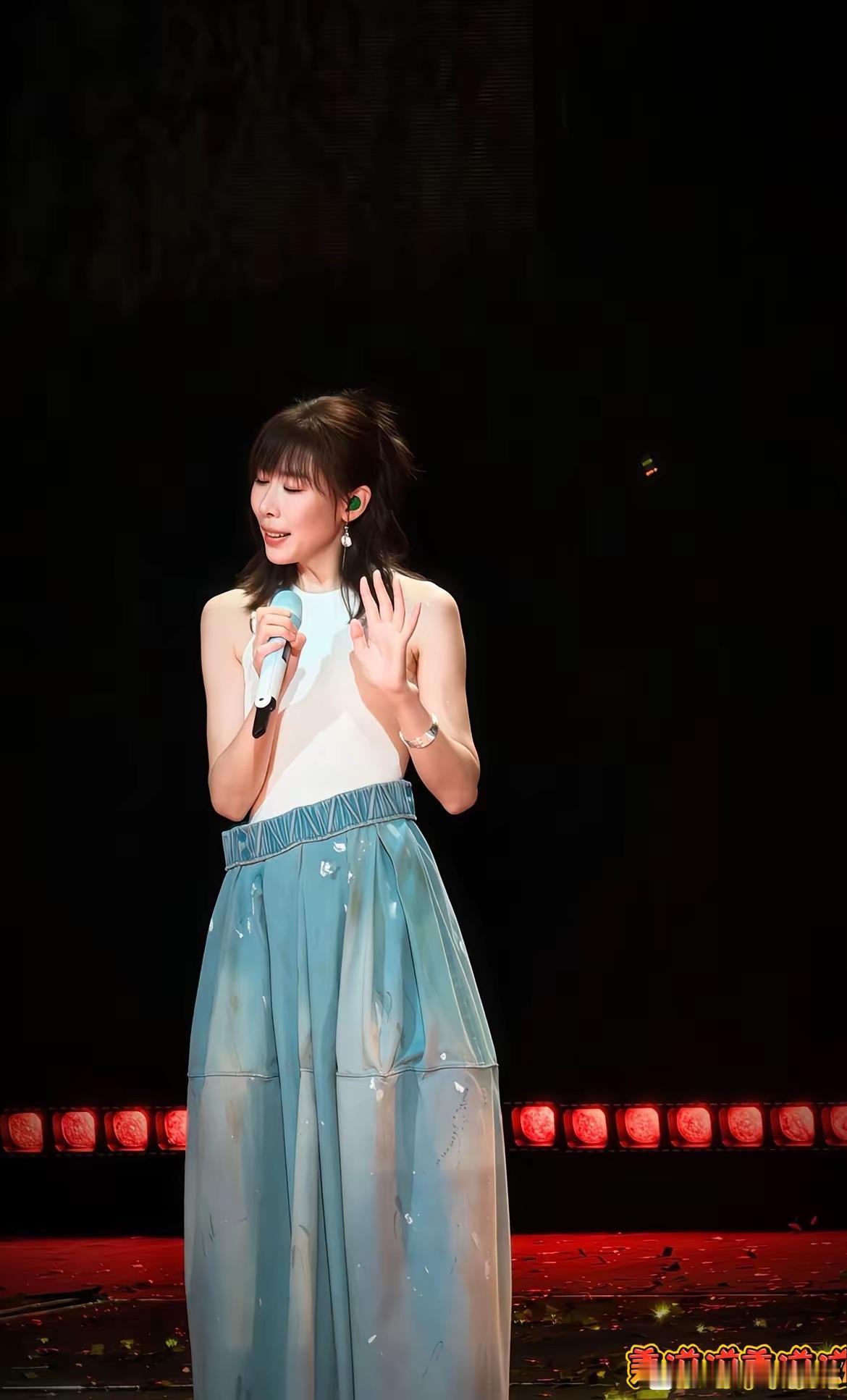 任素汐演唱会是真不挣钱，她就是把它当成副业 