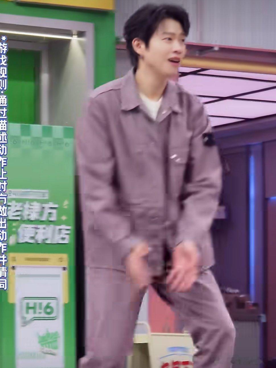 杨迪有魏大勋的使用说明书杨迪一个眼神一个指令，魏大勋立刻精准跟上，两人配合得也太