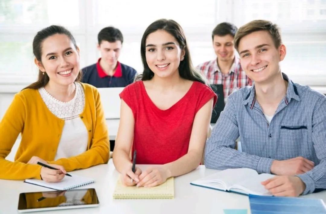 #秋日生活打卡季#根据职友集的数据，杭州材料科学与工程专业的月平均工资约为130