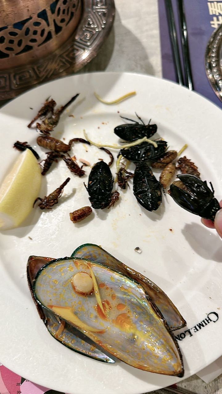 懂车老王[超话] 听说来广州要吃一下这个虫虫🐛，叫什么来着。  ​​​