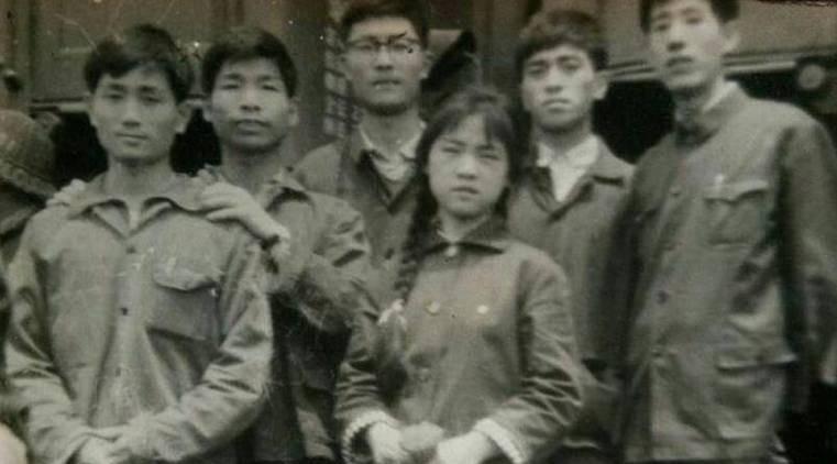 1974年，21岁女知青，夜间独自去厕所，却神秘失踪。连队把整座山翻了个遍，却仍