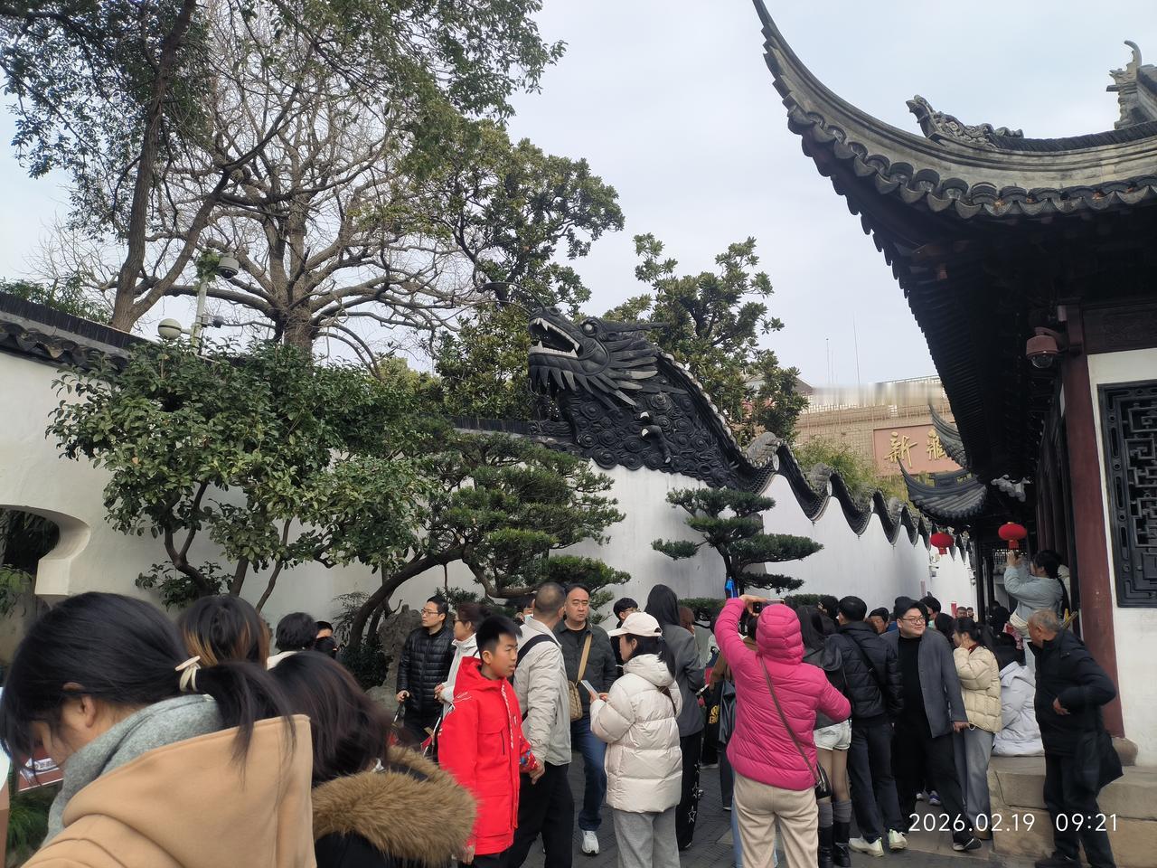 一句话概括，幸福是什么⊙∀⊙？幸福是能挣敢花乐旅游，食品精致身自由。