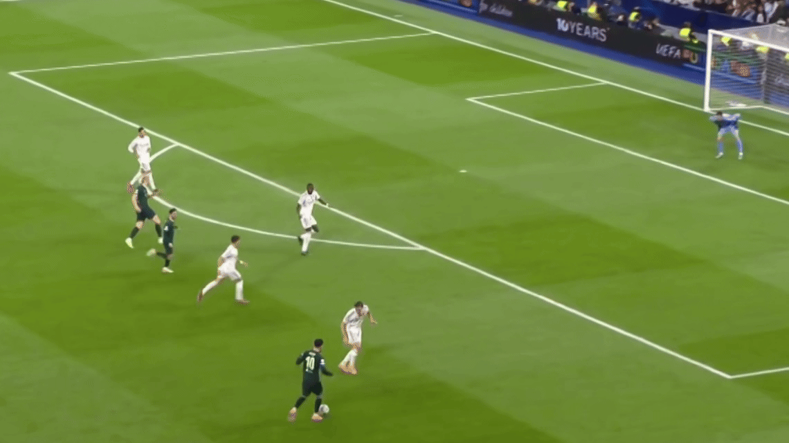 伟大的扑救来自库尔图瓦，库尔图瓦无所不能欧冠联赛 皇马VS曼城